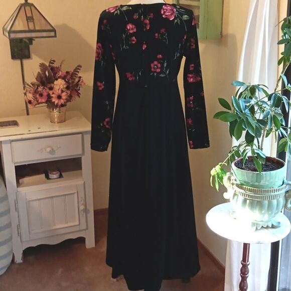 Coldwater Creek Velvet Roses Dress Cottagecore. Normcore, Coastal Grandma - Picture 5 of 10